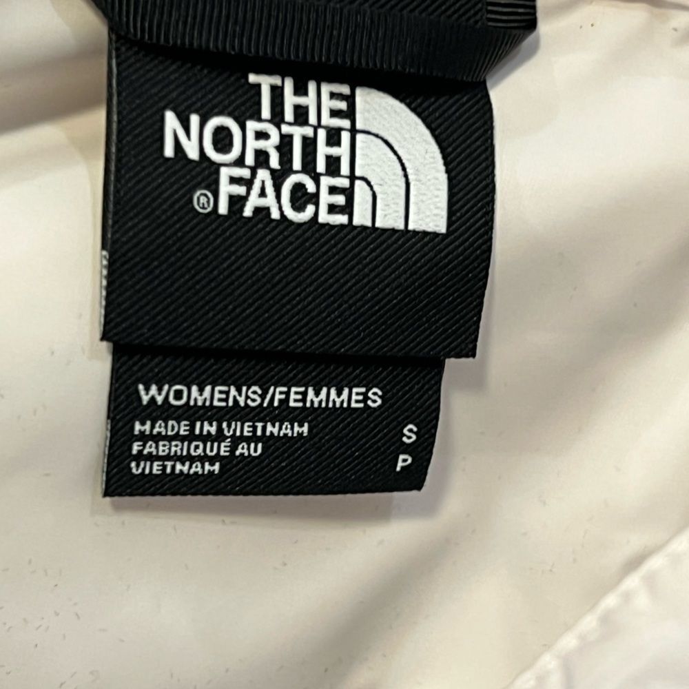 The North Face Women's Cream Puffer Jacket - Picture 12 of 15